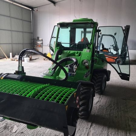 Multifunkcionalna zglobna mašina