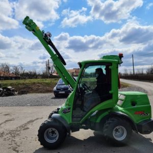 Multifunkcionalna zglobna mašina