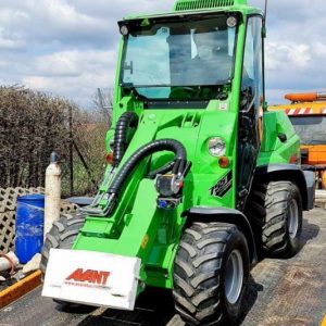 Multifunkcionalna zglobna mašina