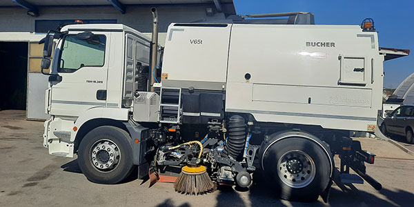 autočistilica-Bucher-V65h