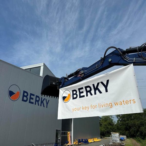 Plovila za košenje i sakupljanje vodenog rastinja i otpada-1